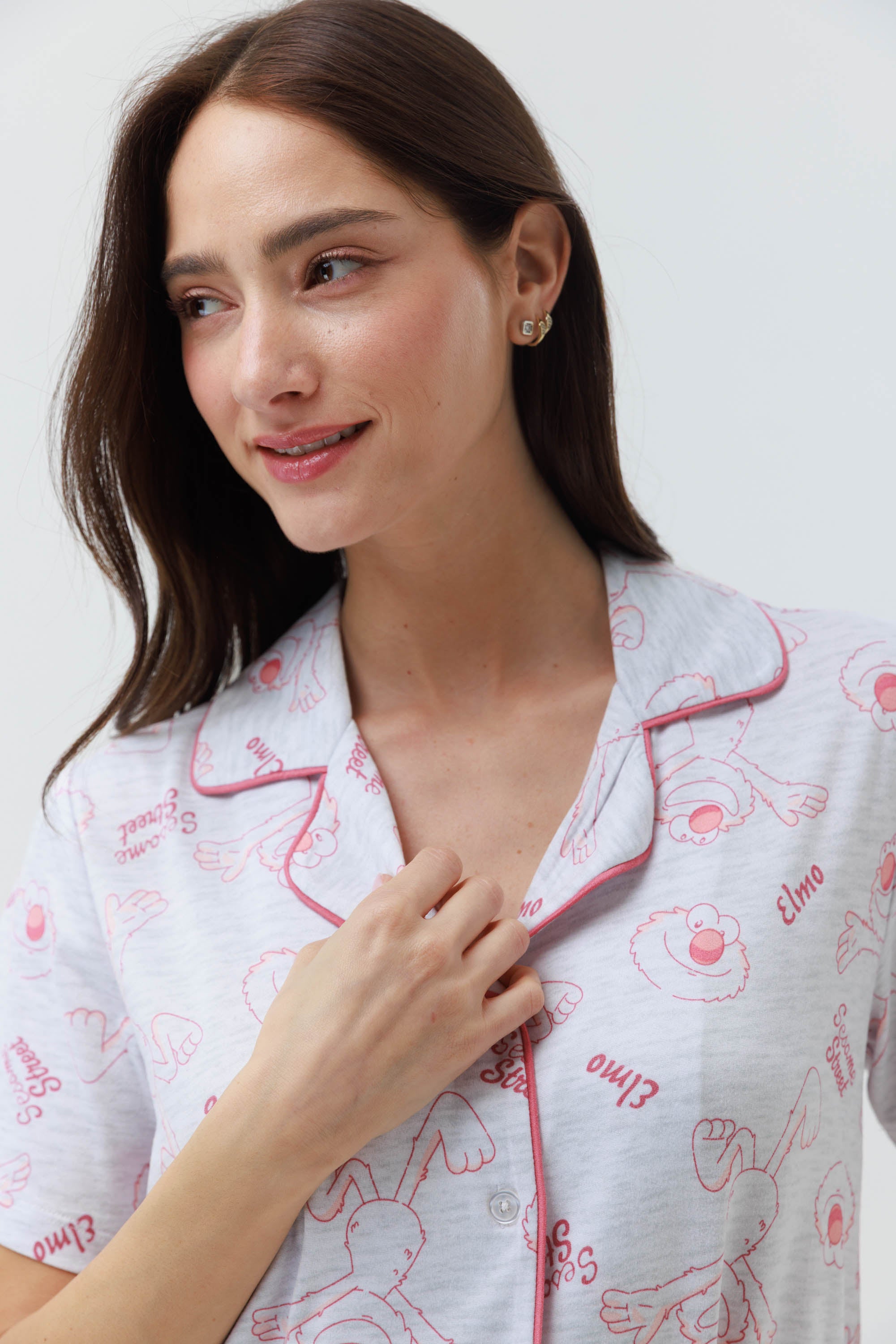 Yummy Print – פיג'מת סומסום לנשים מכופתרת מכנס קצר - Image 4