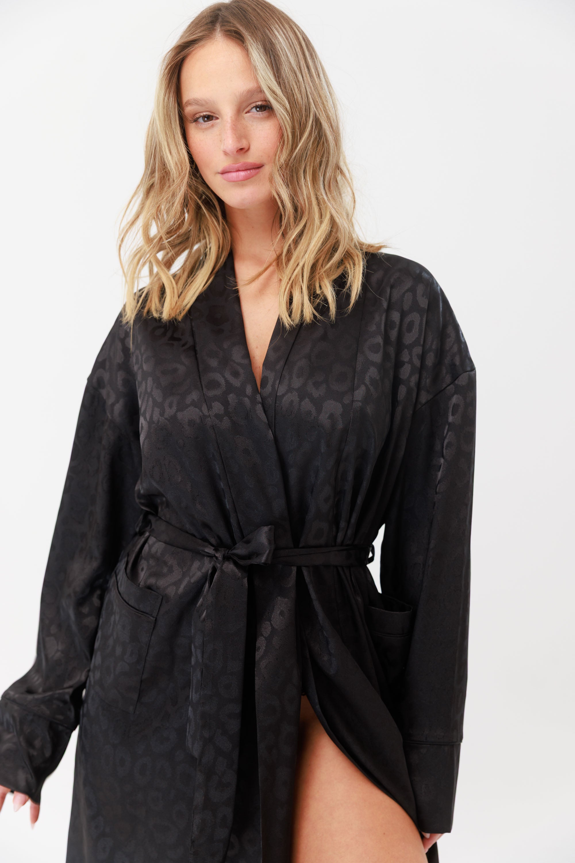 Satin Jacquard – חלוק סאטן יוקרתית - Image 5